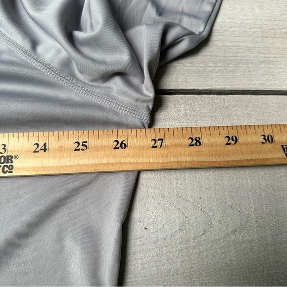 Baleaf Mens Long Sleeve Athletic Shirt Size 3XL Silver‎ Crew Neck Pullover - Picture 5 of 8